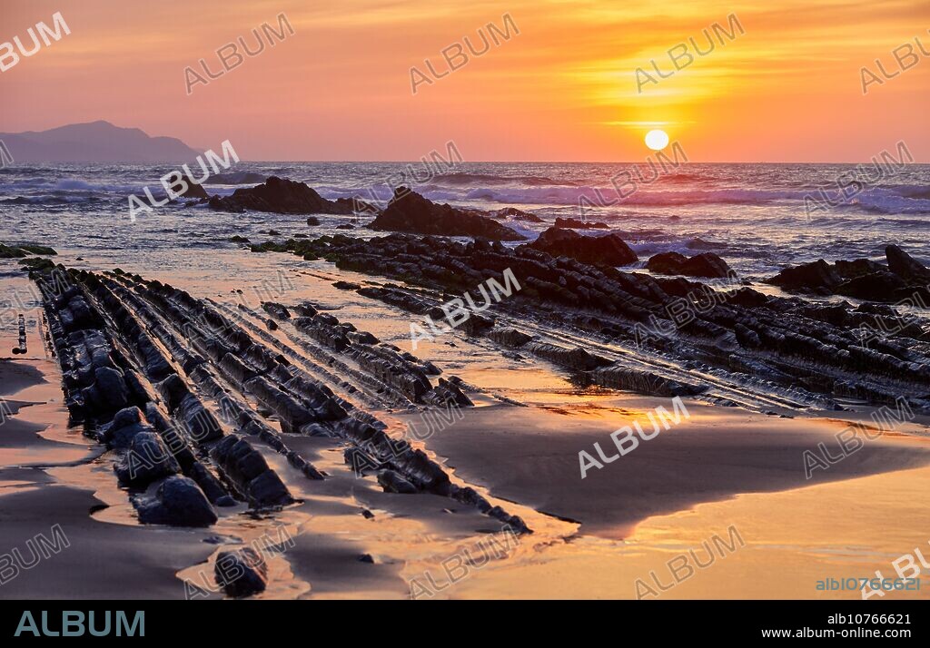 Flysch, Itzurun Beach, Zumaia, Gipuzkoa, Basque Country, Spain, Europe.