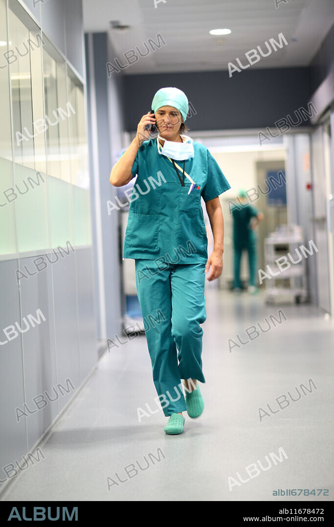 Surgeon, Surgery, Operating room, Onkologikoa Hospital, Oncology Institute, Case Center for prevention, diagnosis and treatment of cancer, Donostia, San Sebastian, Gipuzkoa, Basque Country, Spain.