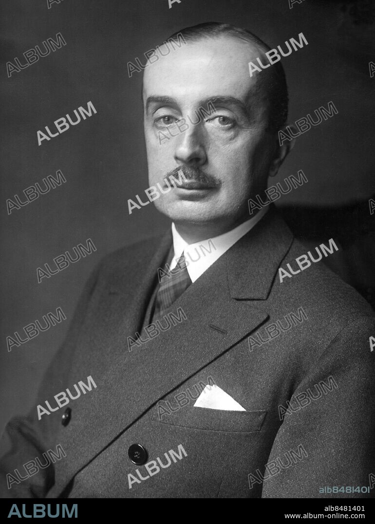 TYSKLAND BERLIN omkring 1926. Orig. bildtext... Count Welczeck, German ambassador to Madrid (Spain) has arrived for a short visit in Berlin and is staying at the Hotel Esplanade. Foto: AB Text & Bilder / SVT / Kod: 5600 Mapp: Johannes von Welczeck J von Welczek, 1878-1972, tysk diplomat, ambassadör i Spanien 1925-1936. Mustascher Stämpel 1926-1927 persons: JOHANNES VON WELCZEK sites: TYSKLAND;BERLIN PhotoDate:192?-??-??.