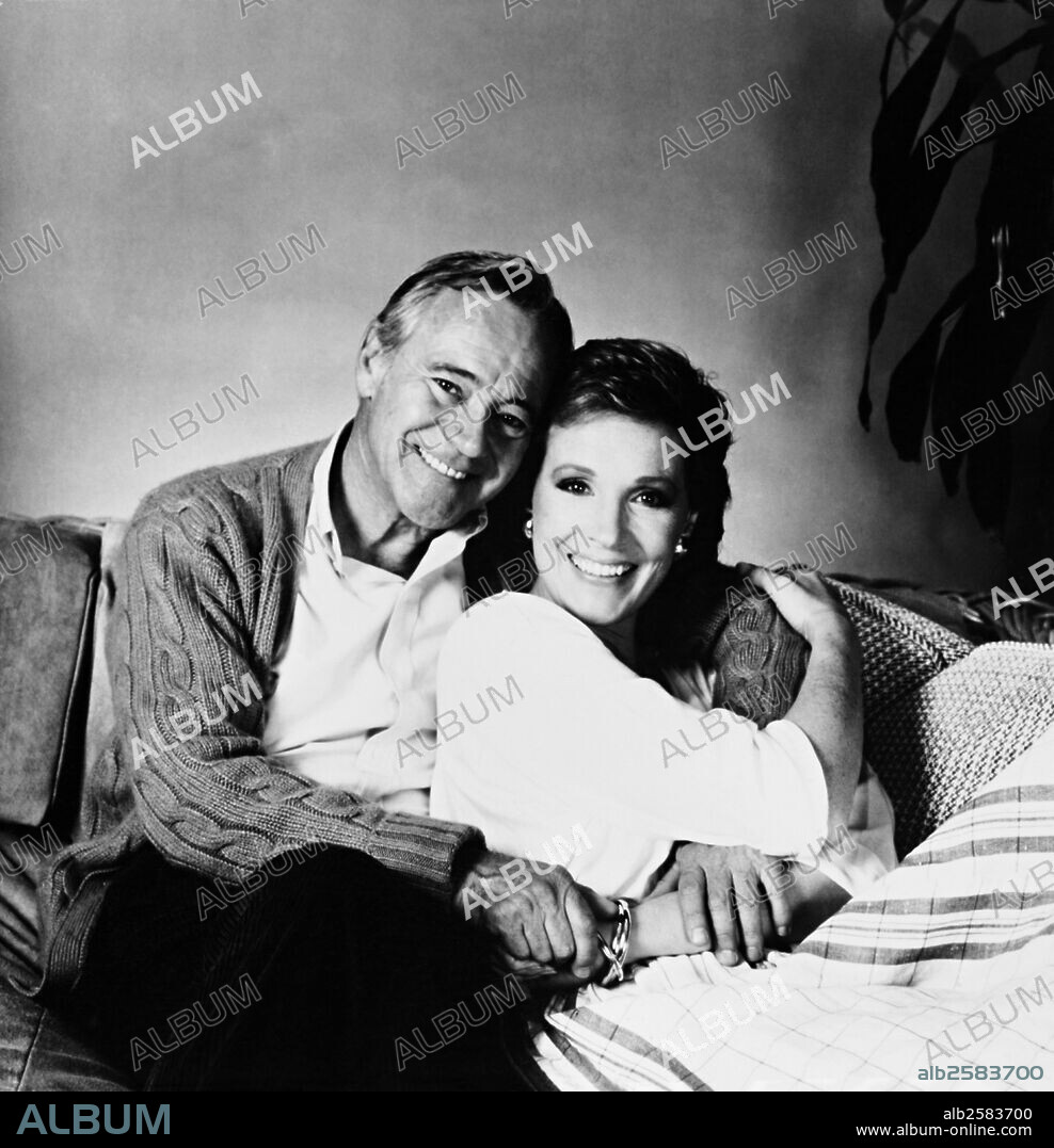 JACK LEMMON and JULIE ANDREWS in THAT'S LIFE!, 1986, directed by BLAKE EDWARDS. Copyright COLUMBIA PICTURES.