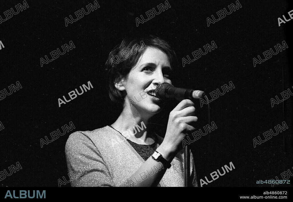 BRIAN O'CONNOR. Stacey Kent, Ronnie Scott?s, Soho, London, 1 Feb 2000.