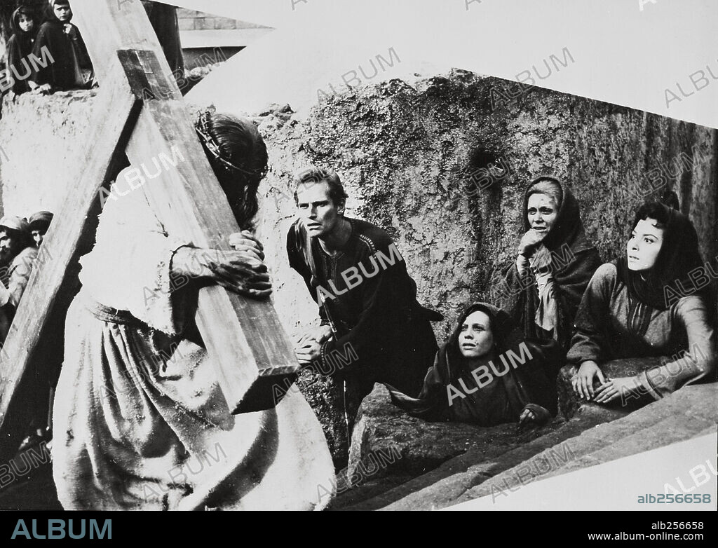 CATHY O'DONNELL, CHARLTON HESTON, HAYA HARAREET and MARTHA SCOTT in BEN-HUR, 1959, directed by WILLIAM WYLER. Copyright M.G.M.