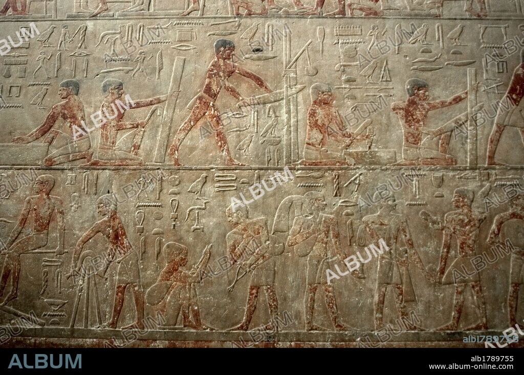 ARTE EGIPCIO. EGIPTO. Relieves policromados del interior de la MASTABA DE TI. Importante personaje de la corte de finales V DINASTIA. IMPERIO ANTIGUO. Escena de ARTESANOS cortando madera. NECROPOLIS DE SAKKARA.