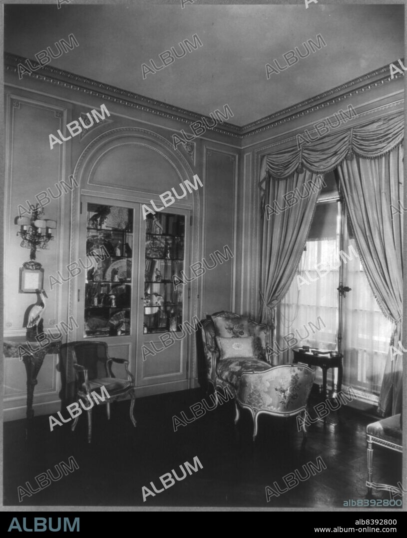 FRANCES BENJAMIN JOHNSTON. Whitemarsh Hall, Edward Townsend Stotesbury house, Wyndmoor, Pennsylvania, 1922 or 1923. House architecture: Horace Trumbauer, completed 1922. Terrace Landscape: Jacques-Auguste-Henri Gre´ber.