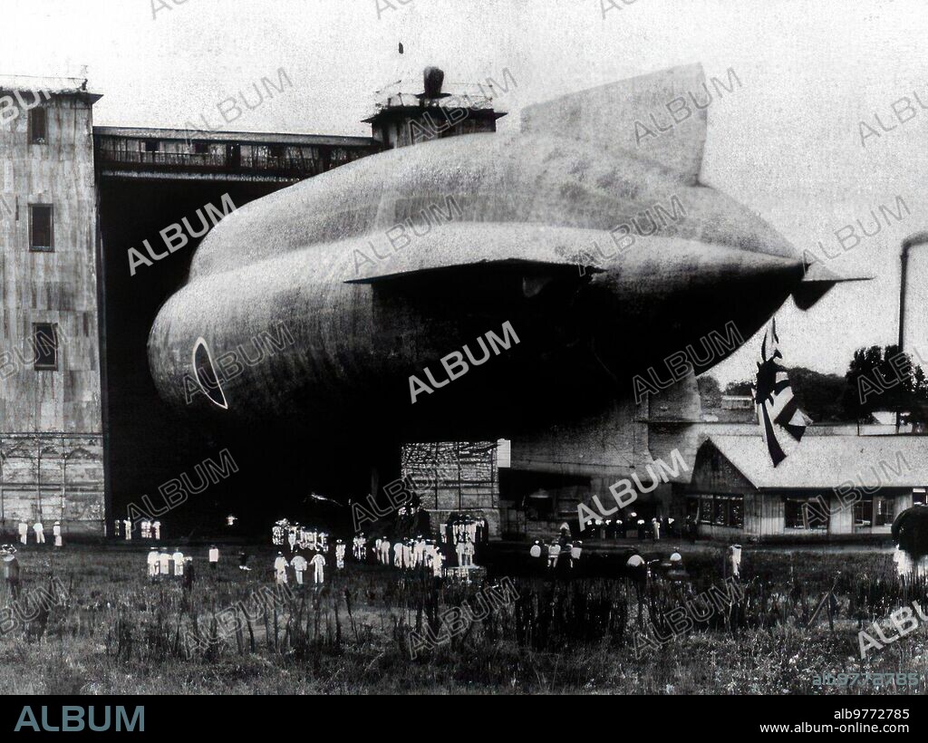 November 3, 1908. "Torres Quevedo airship", a device invented in Guadalajara.