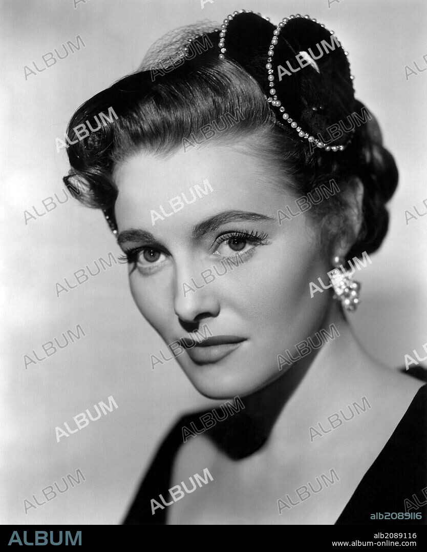 PATRICIA NEAL en CORREO DIPLOMÁTICO, 1952 (DIPLOMATIC COURIER), dirigida por HENRY HATHAWAY. Copyright 20TH CENTURY FOX.