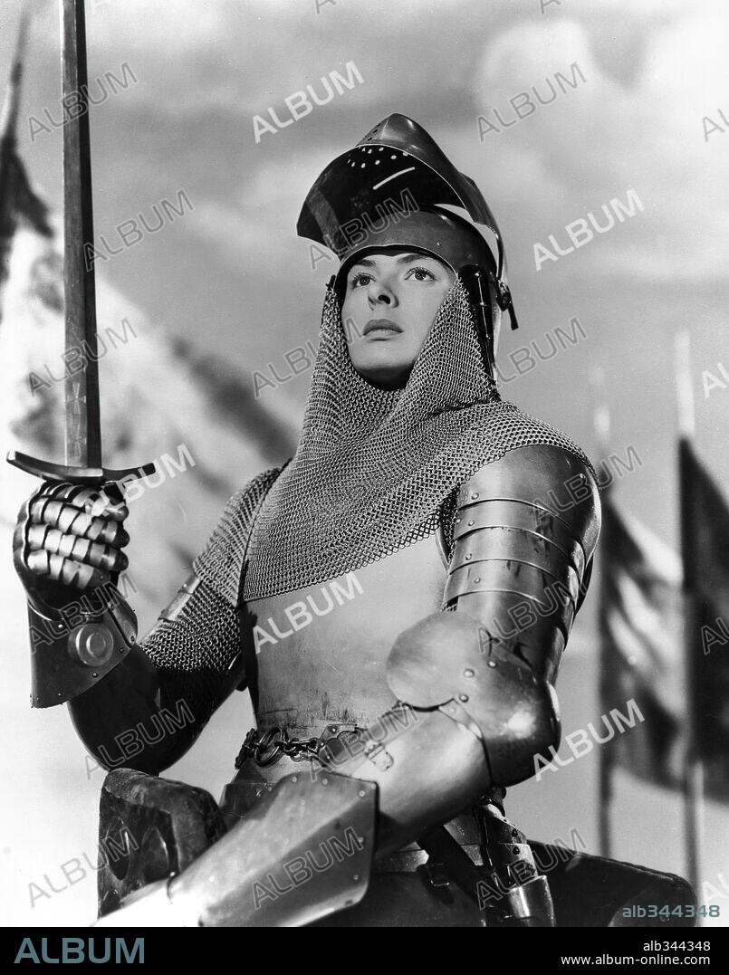 JUANA DE ARCO and INGRID BERGMAN. INGRID BERGMAN in JOAN OF ARC, 1948, directed by VICTOR FLEMING. Copyright UNITED ARTISTS.