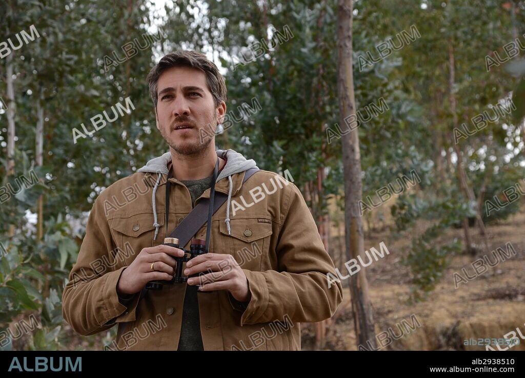 ALBERTO AMMANN en LA DEUDA, 2015 (OLIVER'S DEAL), dirigida por BARNEY ELLIOTT. Copyright ATLANTIC PICTURES/VIRACOCHA FILMS/ARCADIA MOTION PICTURES.
