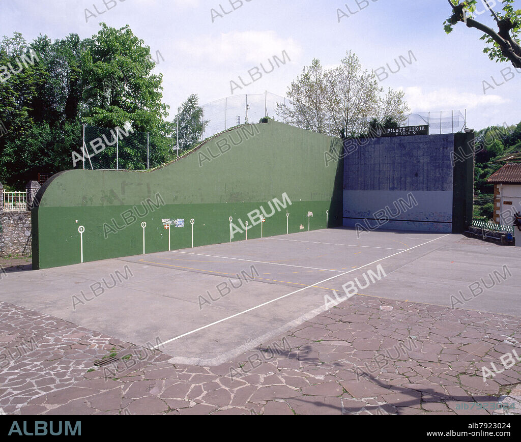 FRONTON DE PELOTA VASCA.