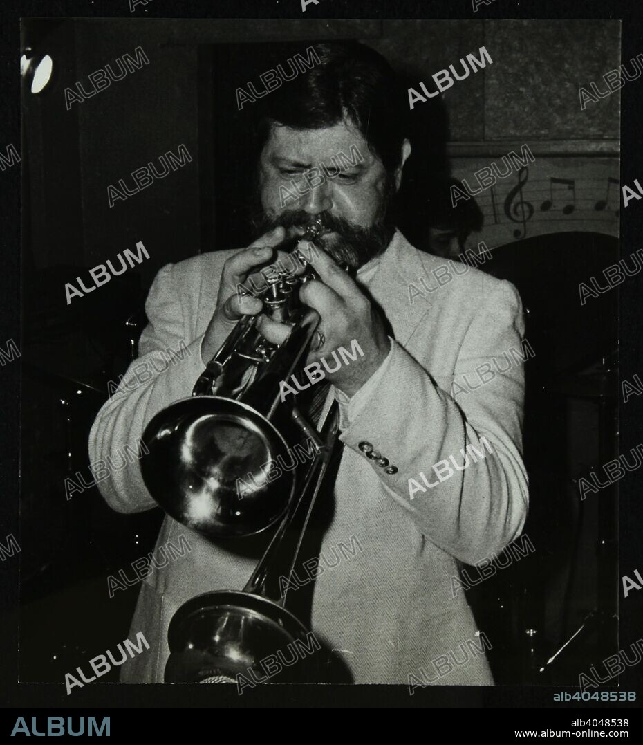 Trumpeter Bobby Shew performing at The Bell, Codicote, Hertfordshire, 19 May 1985.