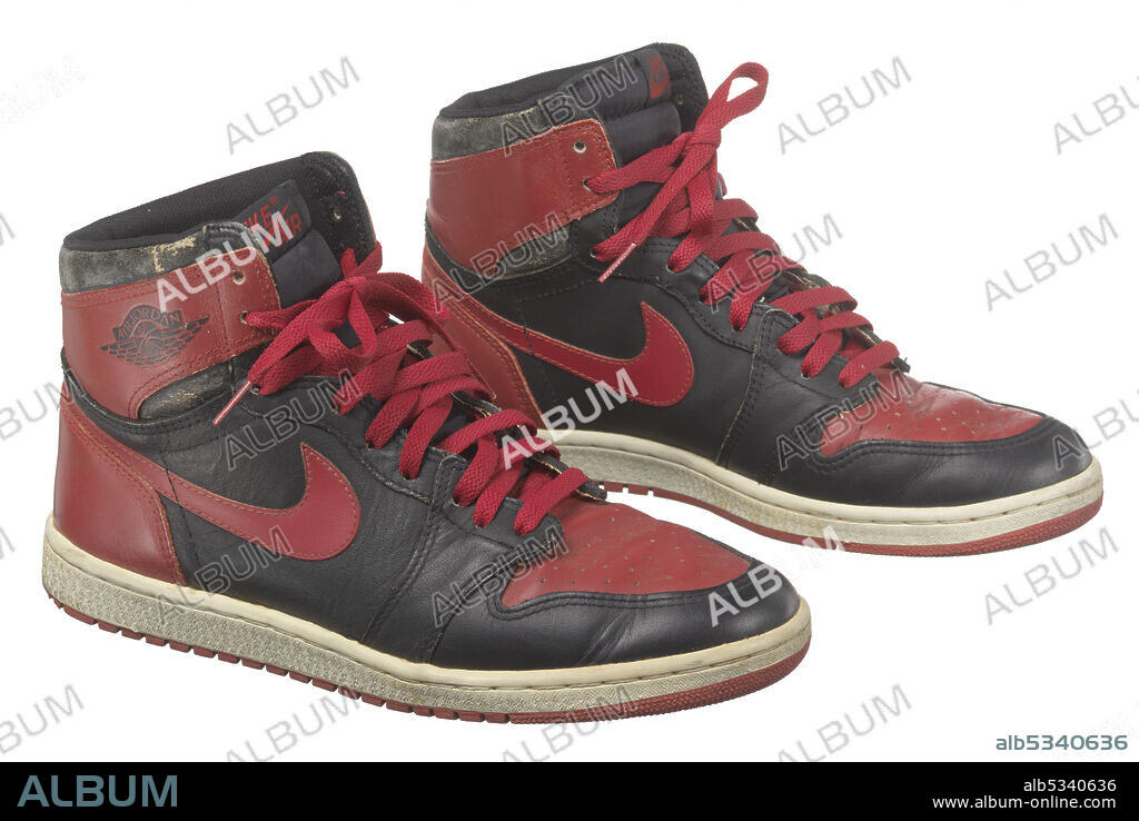 Nike trainers america sales