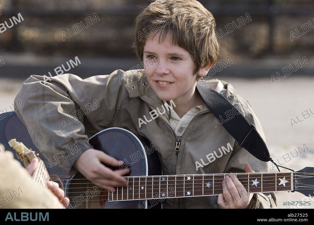 FREDDIE HIGHMORE in AUGUST RUSH, 2007, unter der Regie von KIRSTEN SHERIDAN. Copyright CJ ENTERTAINMENT/ODYSSEY ENTERTAINMENT/SOUTHPAW ENTERTAINMEN / GENSER, ABBOT.