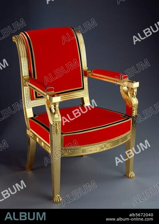 Mobilier / Siège. -"Fauteuil retour d'Égypte". Fauteuil, vers 1802 ; estampille Jacob Frères Bois doré, H. 0,95 ; L. 0,52 ; P. 0,46. Siège faisant partie d'un ensemble de six provenant du palais de Saint-Cloud . quatre ont été placés dans la salle du Conseil de Malmaison par Napoléon III. Rueil-Malmaison, Musée du Château.