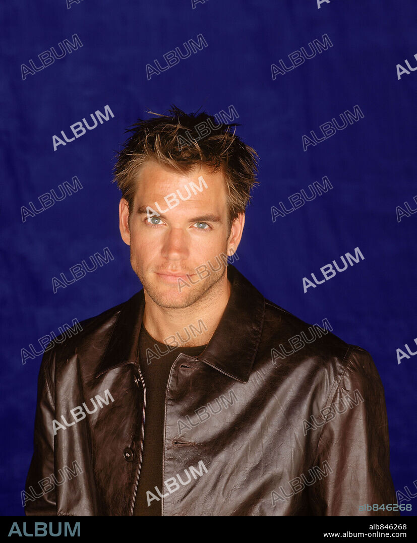 MICHAEL WEATHERLY in DARK ANGEL, 2000 (DARK ANGEL-TV). Copyright 20TH CENTURY FOX TV.