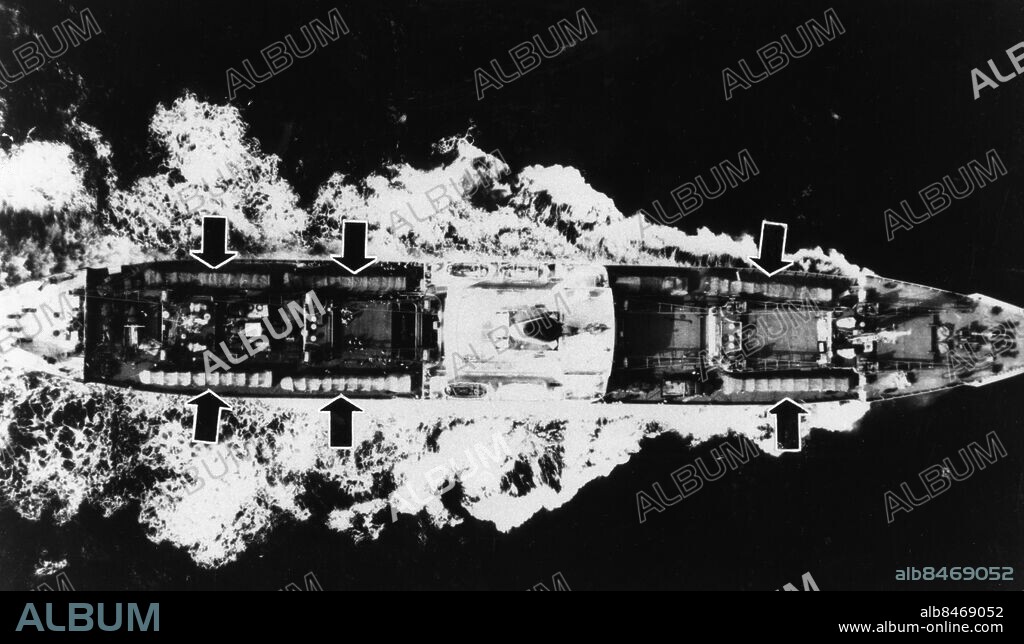 196210. Sovjetiskt fraktfartyg lastad med missiler (se pilarna) på väg mot Kuba. I oktober 1962 stod USA och Sovjetunionen på randen till kärnvapenkrig i det som kom att kallas Kubakrisen.. Foto: PrB / SCANPIX / Kod: 190.
