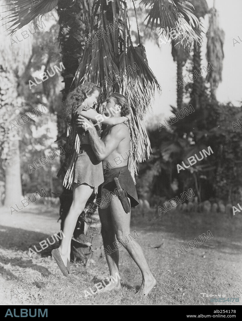 LEX BARKER y VANESSA BROWN en TARZÁN Y LA ESCLAVA, 1950 (TARZAN AND THE SLAVE GIRL), dirigida por LEE SHOLEM. Copyright RKO.
