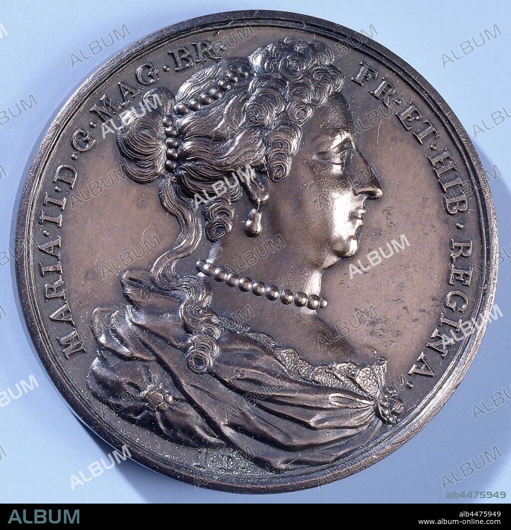 Death of Maria II of England, Bronze Medal. Obverse: woman's bust inside the inside. Reverse: tomb for which Religion and Hymen mourn and Fame sings praises of deceased queen, cut off: omschrift., Maria II Stuart (Queen of England, Scotland and Ireland), Jean Dassier, Genève, 1731, bronze (metal), striking (metalworking), d 4.1 cm × w 35.28 gr.