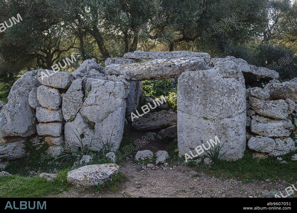 Talatí de Dalt prehistoric site, house entrance, Maó, Menorca, Balearic Islands, Spain.