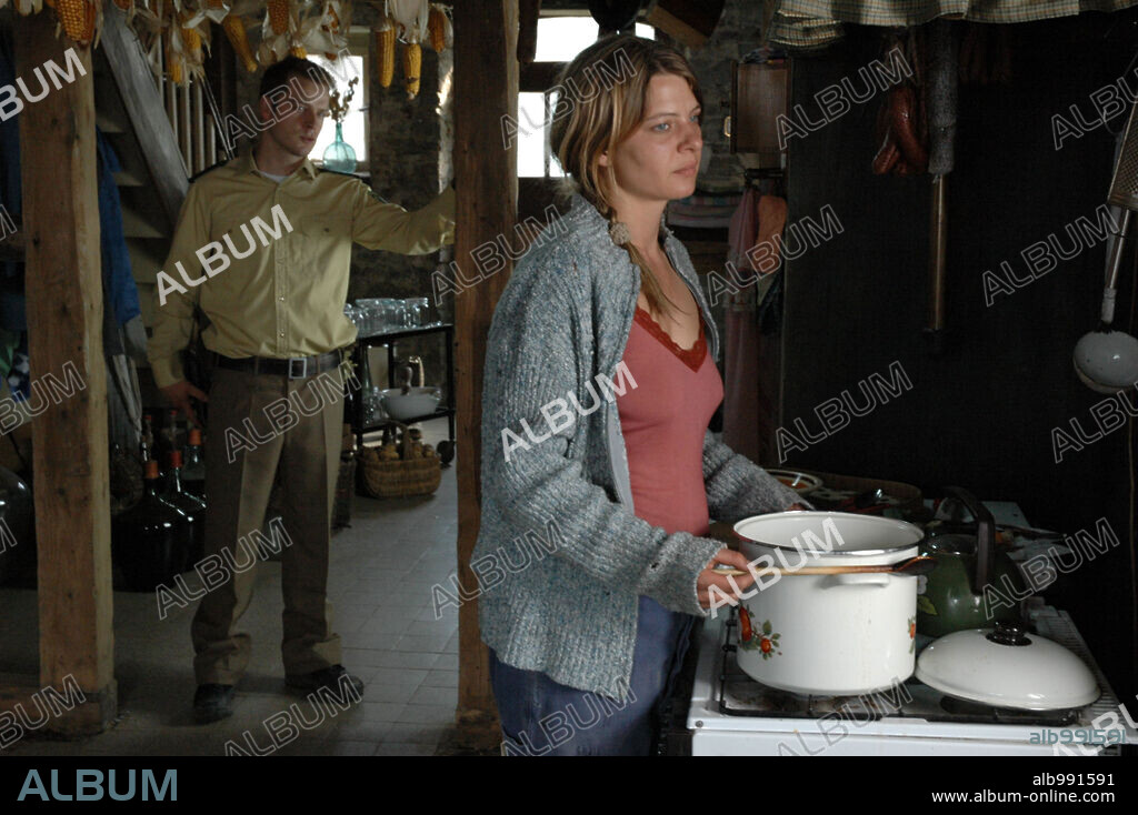 JORDIS TRIEBEL en LA SUERTE DE EMMA, 2006 (EMMAS GLÜCK), dirigida por SVEN TADDICKEN. Copyright WÜSTE FILM WEST GMBH/SÜDWESTFUNK (SWF)/WÜSTE FIMPRODUKTION.