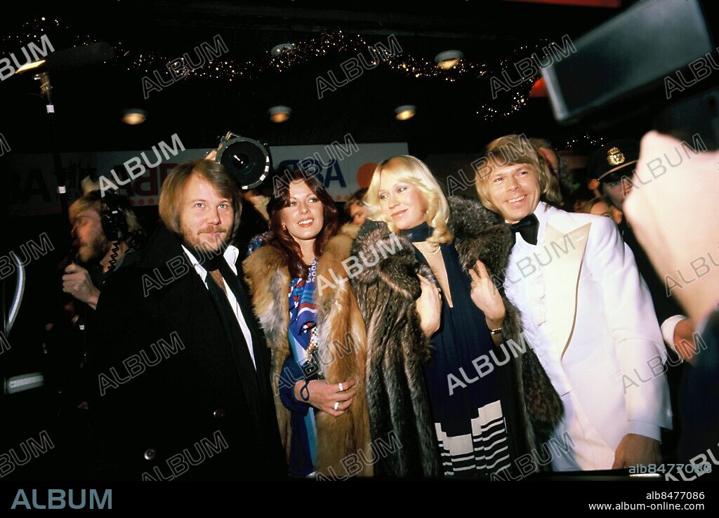 STOCKHOLM 1977-12-26 . Bjorn Ulvaeus, Agnetha Faltskog, Benny Andersson och Anni-Frid Lyngstad at the . premiere of "ABBA the movie".. Photo: Charles Hammarsten / IBL / TT code 2492 *** Local Caption ***.