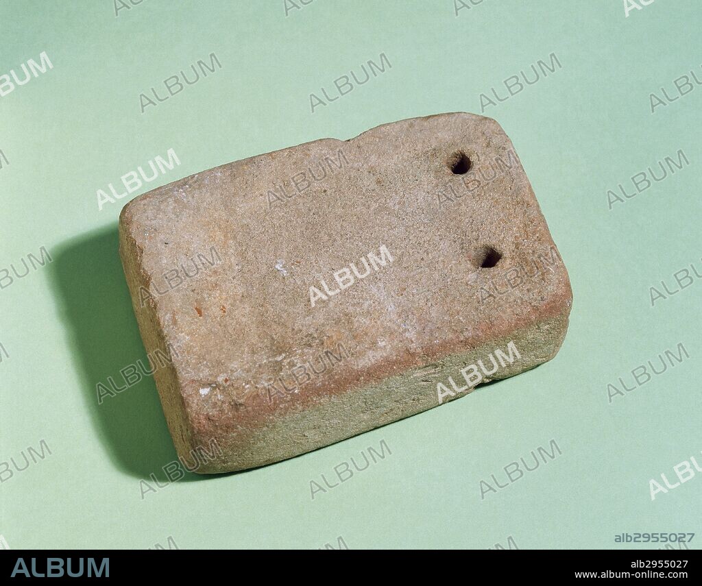 EPOCA ROMANA. ESPAÑA. "PESO DE TELAR PARA TEJER". Procede de Alcolea del Rio (provincia de Sevilla, Andalucia). Bética romana. Museu Episcopal de Vic. Provincia de Barcelona. Comarca de Osona. Cataluña.