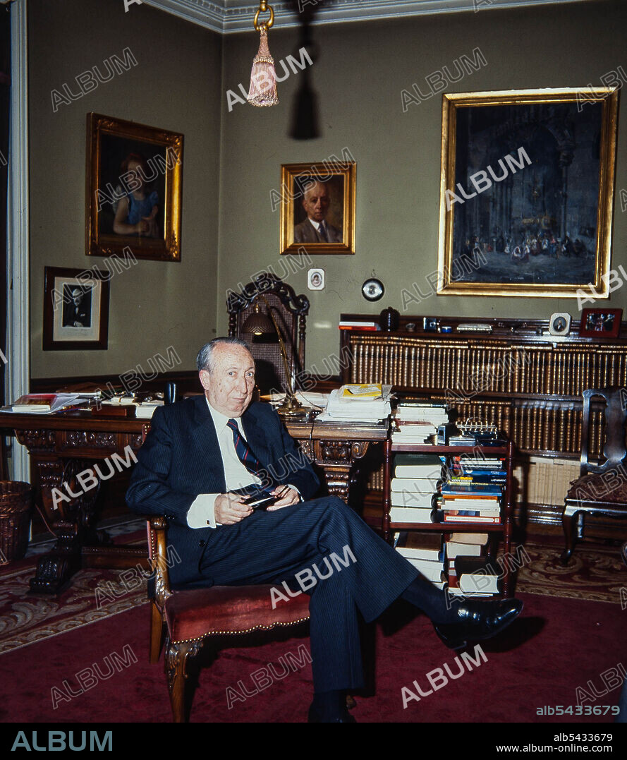 Retrato del economista catalán Salvador Millet i Bel. Años 80.