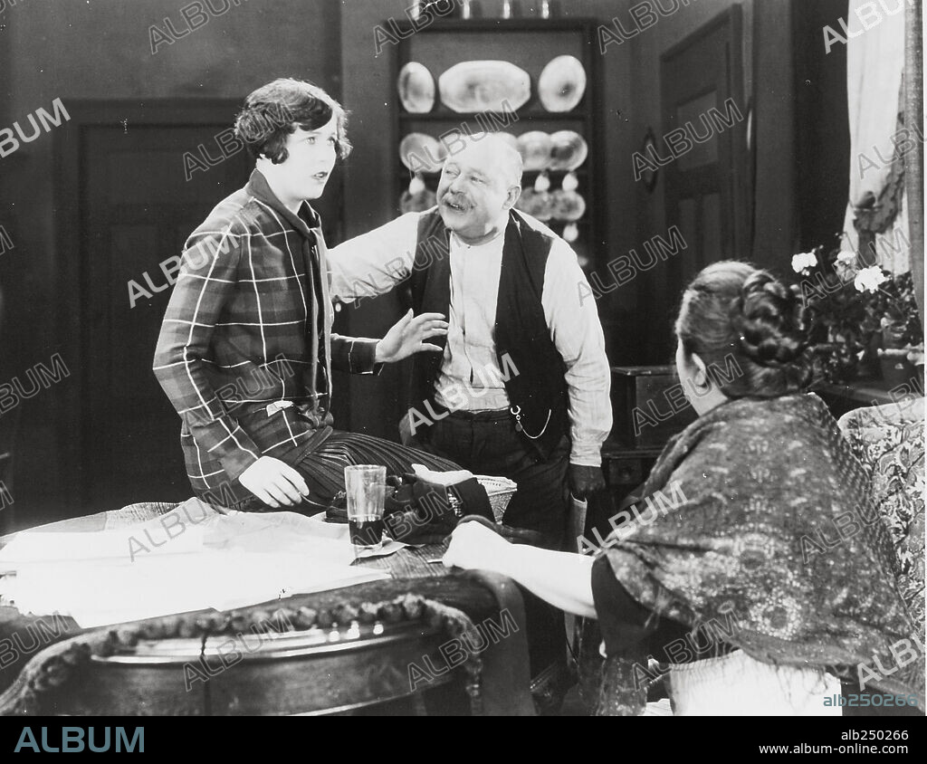 EL JARDÍN DE LA ALEGRÍA, 1925 (THE PLEASURE GARDEN), dirigida por ALFRED HITCHCOCK. Copyright GAINSBOROUGH FILMS.