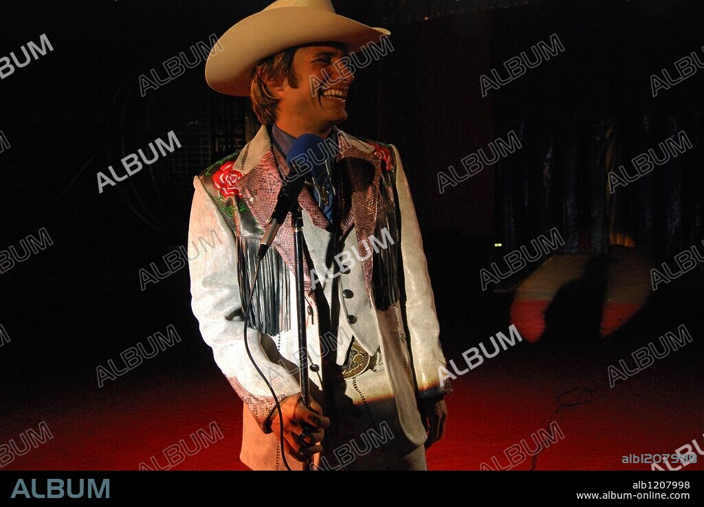 GAEL GARCIA BERNAL in RUDO Y CURSI, 2008, directed by CARLOS CUARON. Copyright SONY PICTURES CLASSICS / VENEGAS, IVONNE.
