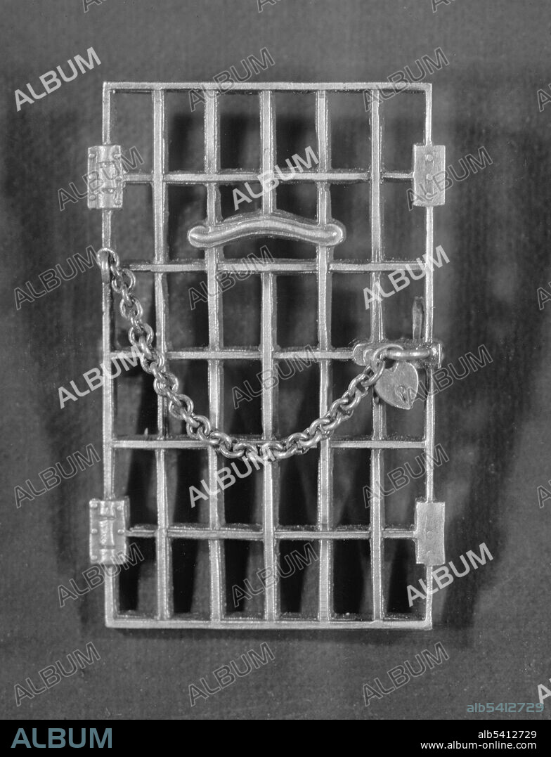 In 1917, Silent Sentinels, organized by the NWP, stood in silent vigil outside of the White House as a strategy to raise awareness for woman suffrage. More than 90 of the Silent Sentinels were arrested on charges of obstructing traffic and were sent to prison where they were beaten, force fed, and suffered countless indignities. The publicity of their mistreatment was instrumental in changing the opinions of the public and of Congress regarding woman suffrage. Silver pins shaped like a jail cell door with a heart-shaped padlock were given by the National Woman’s Party to each of the women jailed for freedom. Harris & Ewing, 1917 (cropped and cleaned).