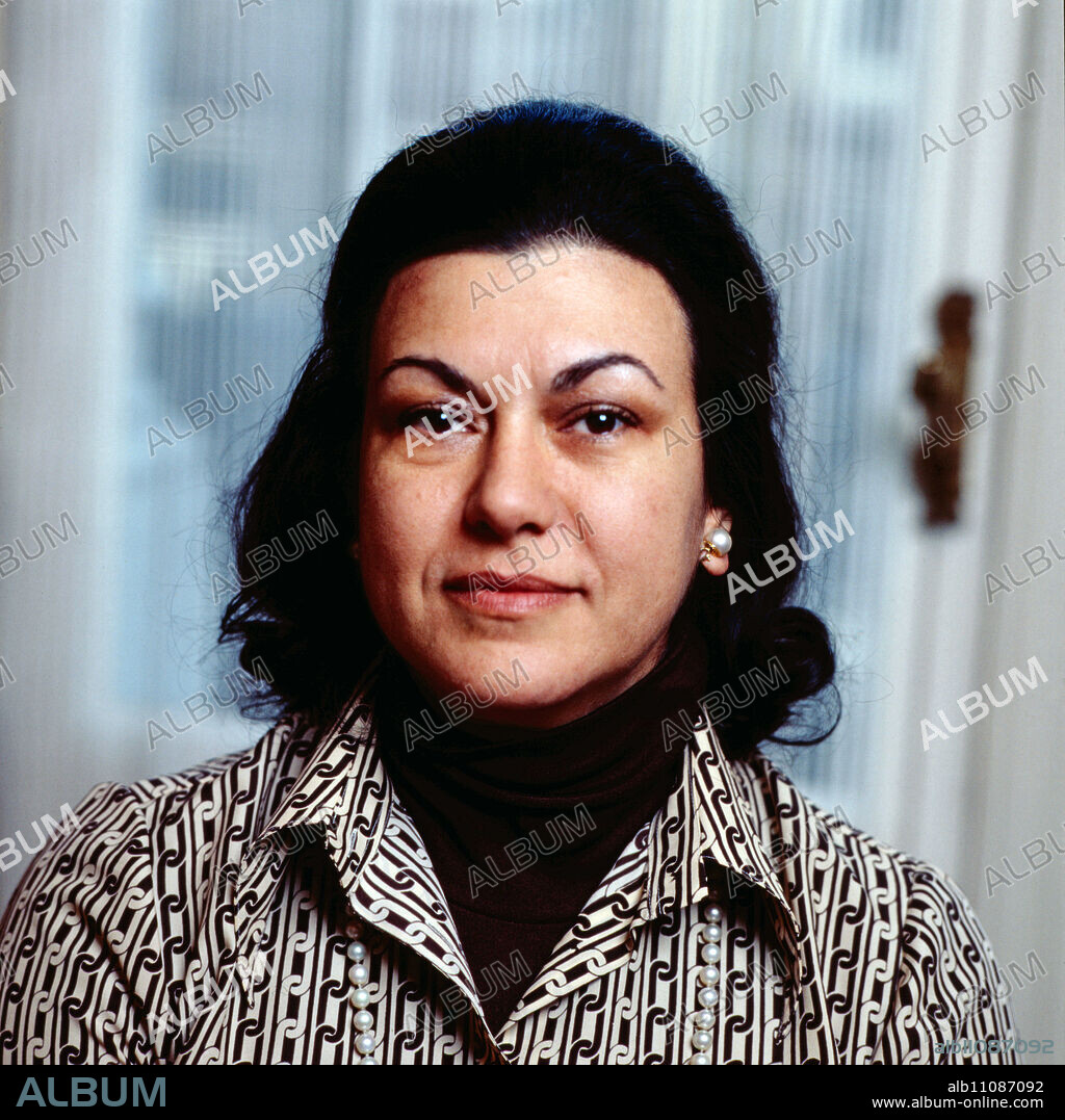 Margarita Lilowa, Bulgarian-Austrian opera singer, chamber singer, mezzo-soprano, also alto, portrait, circa 1975.