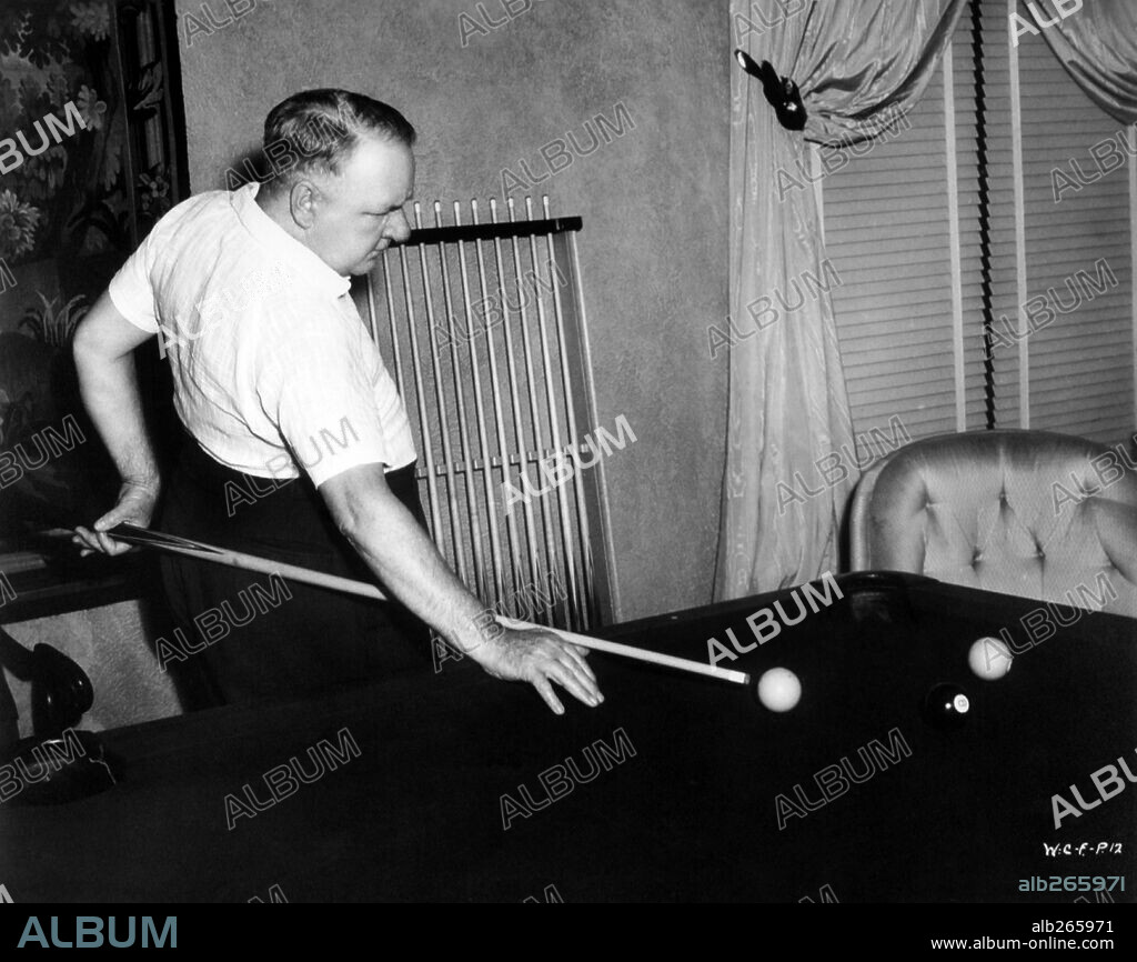 W. C. FIELDS in NEVER GIVE A SUCKER AN EVEN BREAK, 1941, directed by EDWARD F. CLINE. Copyright UNIVERSAL PICTURES.