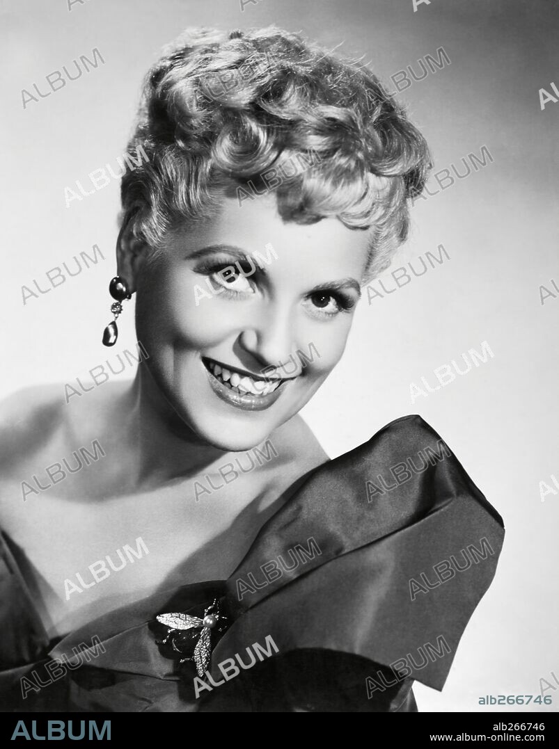 JUDY HOLLIDAY in IT SHOULD HAPPEN TO YOU, 1954, directed by GEORGE CUKOR. Copyright COLUMBIA PICTURES.