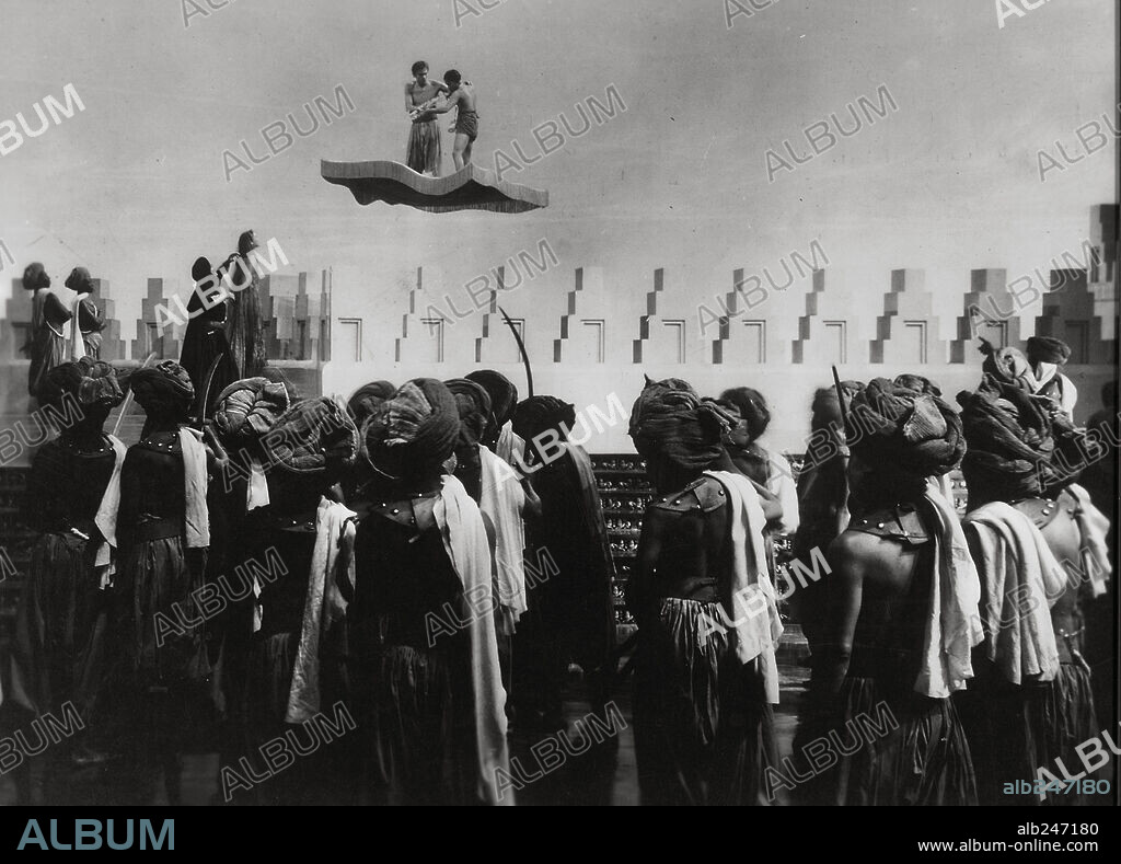 EL LADRÓN DE BAGDAD, 1940 (THE THIEF OF BAGDAD), dirigida por ALEXANDER KORDA, LUDWIG BERGER, MICHAEL POWELL, TIM WHELAN, WILLIAM CAMERON MENZIES y ZOLTAN KORDA. Copyright KORDA.