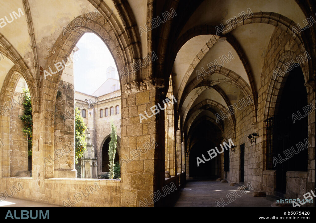 Segorbe, claustro de Catedral; comarca del Alto Palancia.