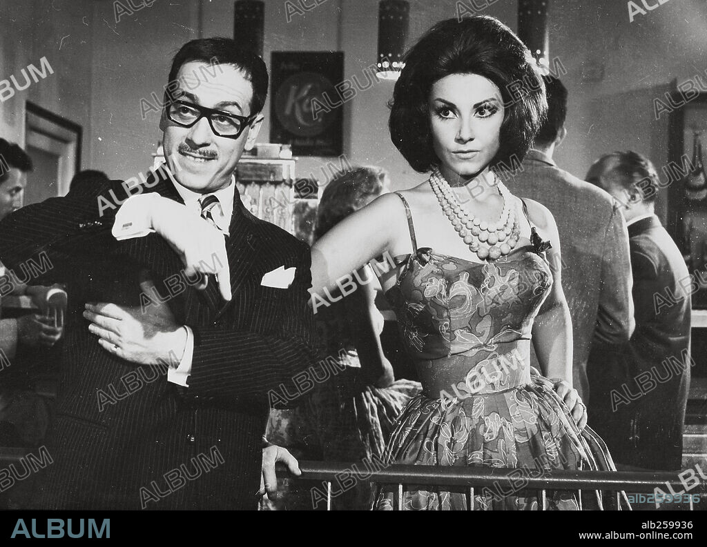 JOSE LUIS LOPEZ VAZQUEZ in A GIRL FOR EVERYTHING, 1963 (CHICA PARA TODO), directed by MARIANO OZORES. Copyright PRODISA.