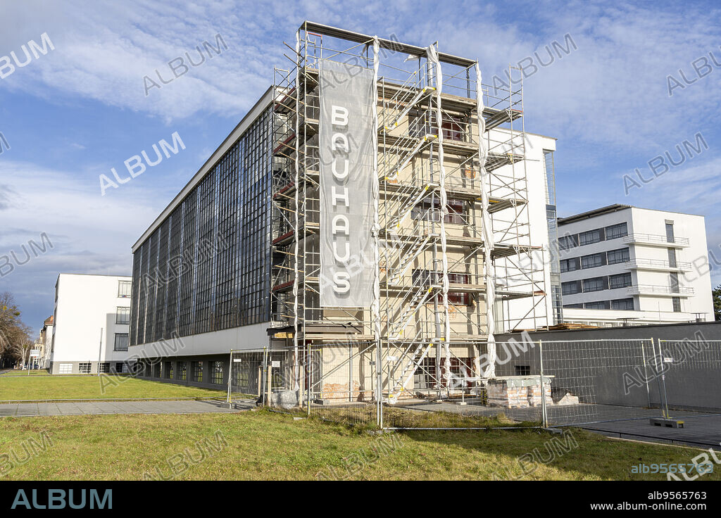 bauhaus school, Main building, Dessau, Federal Republic of Germany.