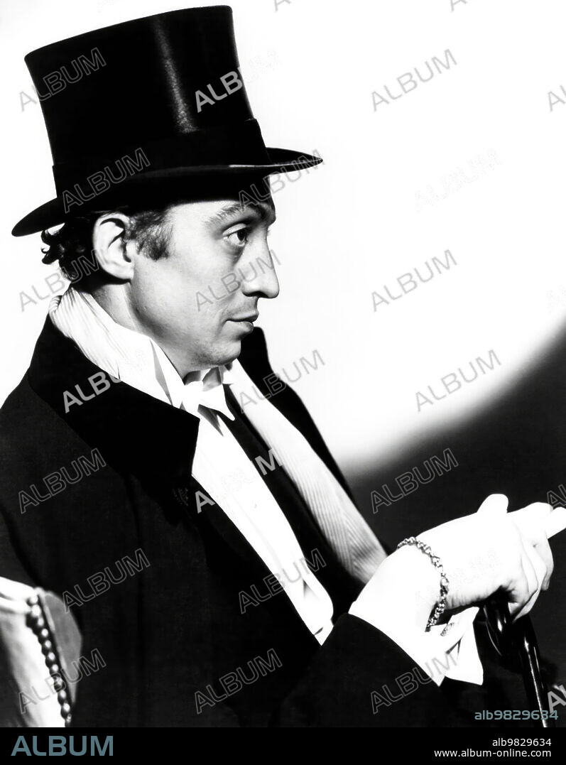 MISCHA AUER in MY MAN GODFREY, 1936, directed by GREGORY LA CAVA. Copyright UNIVERSAL PICTURES.