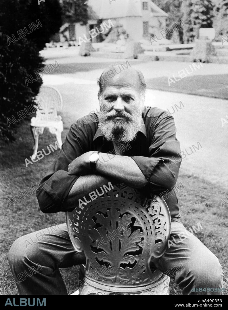 GÖTEBORG 1983-07-12.. Beppe Wolgers - författare, poet, översättare, textförfattare, skådespelare, underhållare och konstnär. *** Local Caption *** GP Foto: Bengt Kjellin / Kamerareportage / TT / Kod: 2524.