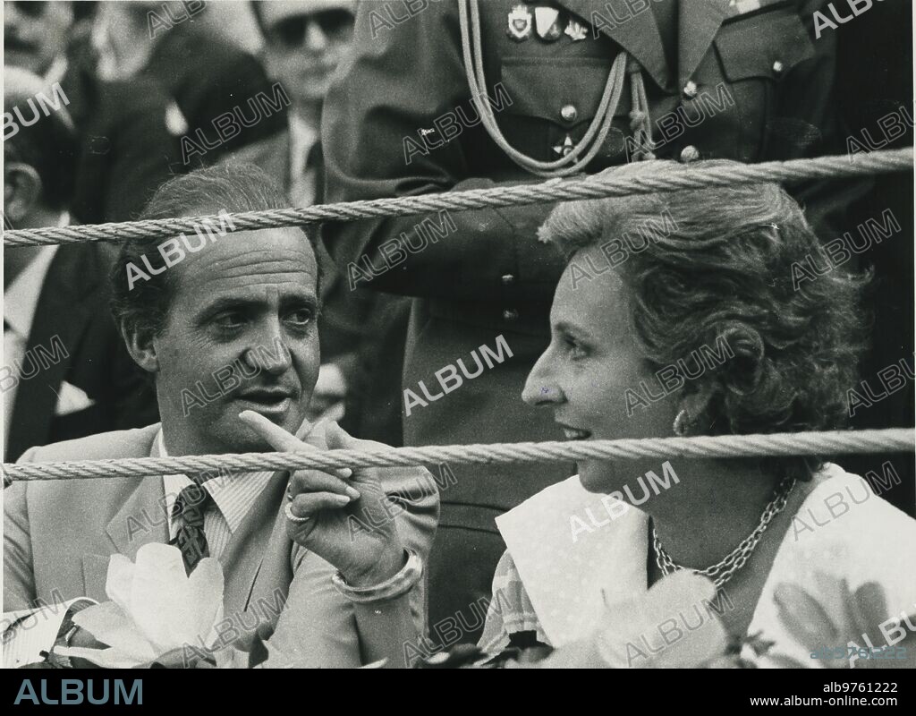 Madrid, 07/07/1983. Plaza de Toros de Las Ventas. Corrida de la Prensa con toros de Guardiola Domínguez, Amelia Pérez Tabernero, Marqués de Albaserrada. La Laguna, Fermín Bohórquez y García Aleas. Para los diestros: Curro Durán y José Ortega Cano. En la imagen, S.M el Rey Don Juan Carlos I y su hermana, la infanta Doña Pilar.