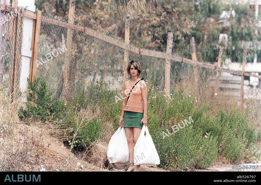 PENELOPE CRUZ in DON'T MOVE, 2004 (NON TI MUOVERE), directed by SERGIO CASTELLITTO. Copyright CATTLEYA/ALQUIMIACINEMA/THE PRODUCERS FILMS.