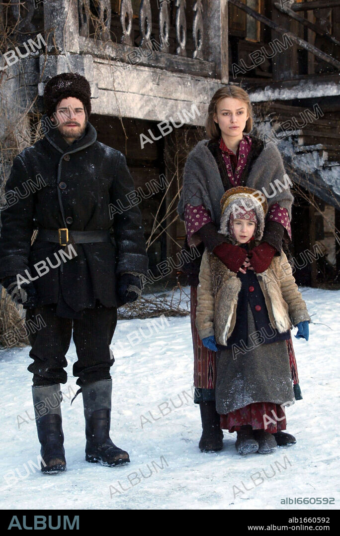 HANS MATHESON et KEIRA KNIGHTLEY dans DOCTOR ZHIVAGO, 2002, réalisé par GIACOMO CAMPIOTTI. Copyright GRANADA TV.