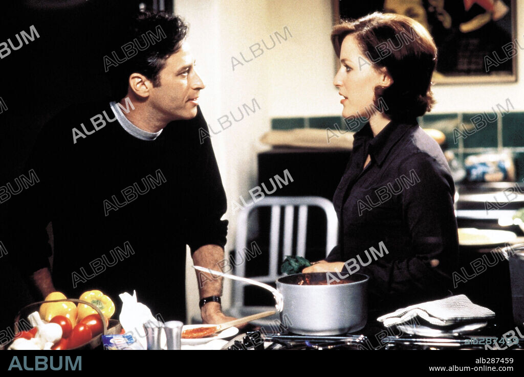GILLIAN ANDERSON and JON STEWART in PLAYING BY HEART, 1998, directed by WILLIAM CARROLL. Copyright MIRAMAX / SOREL, PETER.
