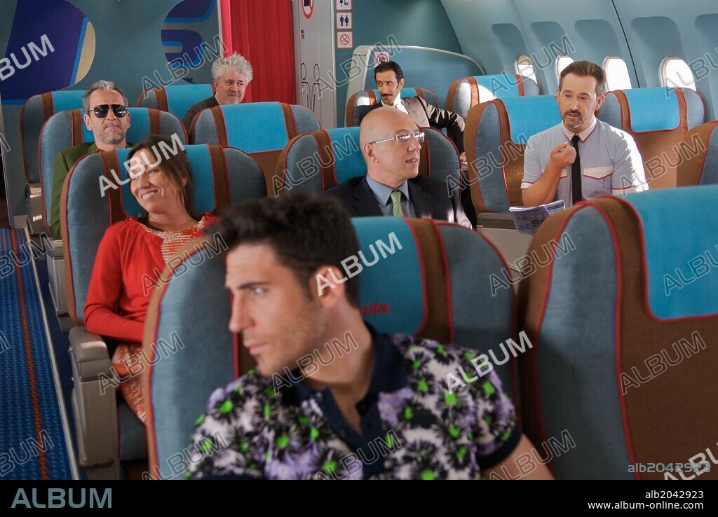 GUILLERMO TOLEDO, JAVIER CAMARA, JOSE LUIS TORRIJO, JOSE MARIA YAZPIK, LOLA DUEÑAS, MIGUEL ANGEL SILVESTRE and PEDRO ALMODOVAR in I'M SO EXCITED, 2013 (LOS AMANTES PASAJEROS), directed by PEDRO ALMODOVAR. Copyright EL DESEO S.A / PEREDA, EMILIO / ARDIZZONI, PAOLA.
