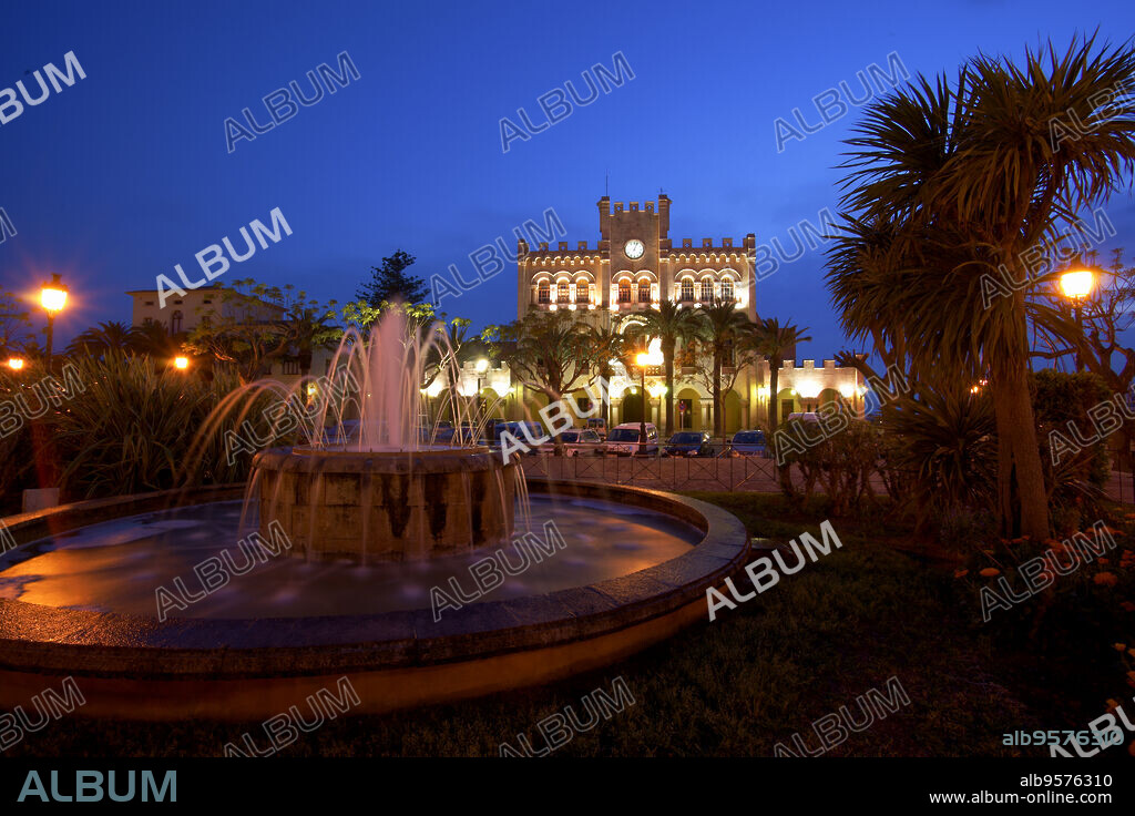 Edificio del ayuntamiento (s.XVI).Plaça des Born.Ciutadella.Menorca.Reserva de la Bioesfera.Illes Balears.España.