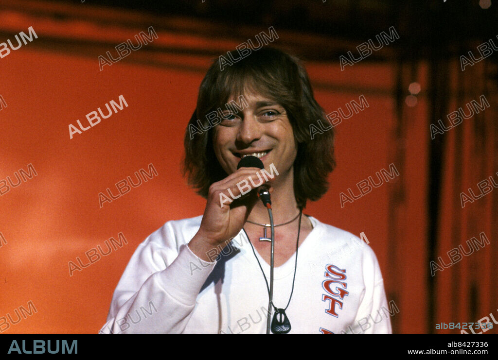 ARKIV 1978-92-11. Musikartisten Pugh Rogefeldt framför bidraget "Nattmara i melodifestivalen på Cirkus i Stockholm 11:e februari 1978. Låten hamnade på en delad tredje plats.. Foto:Olle Lindeborg / SCANPIX / Kod: 190.