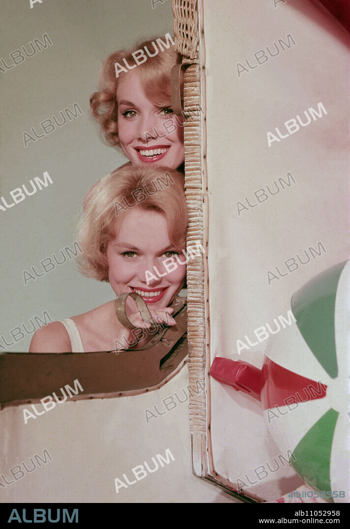 Alice and Ellen Kessler, the Kessler twins, singers and dancers, Germany 1959. Alice and Ellen Kessler are the Kessler Twins, singers and dancers, Germany 1959.