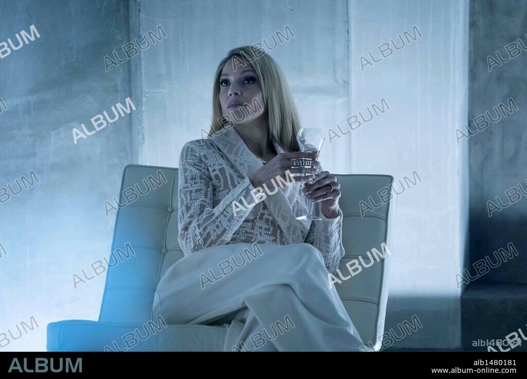 KRISTIN LEHMAN in ALTERED CARBON, 2018, directed by ALEX GRAVES, NICK HURRAN, PETER HOAR and UTA BRIESEWITZ. Copyright MYTHOLOGY ENTERTAINMENT/SKYDANCE TELEVISION.