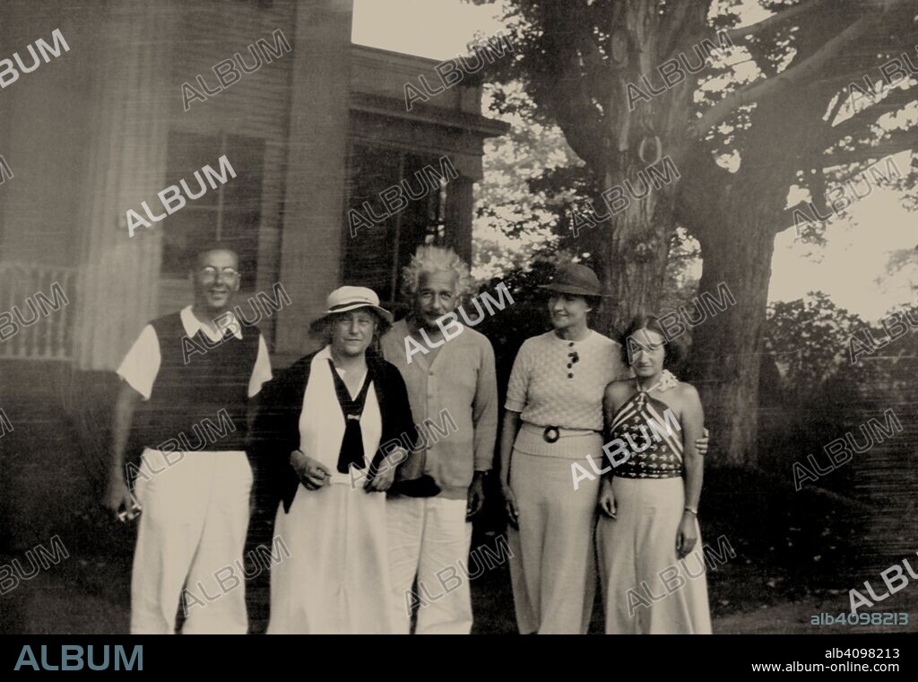ANONYM. Left to right: Robert Oppenheimer, Elsa and Albert Einstein, Margarita Konenkova, adopted daughter of the Einsteins Margot.