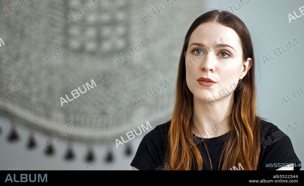 EVAN RACHEL WOOD en RENACER DE LAS CENIZAS, 2022 (PHOENIX RISING), dirigida por AMY BERG. Copyright HBO Max.