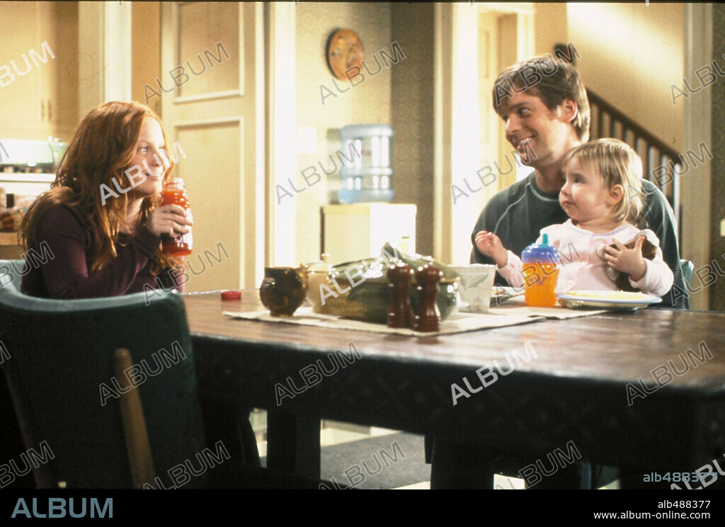 BRENNA LEE TOSH, BRONWYN ANNE TOSH, LAUREN AMBROSE and PETER KRAUSE in SIX FEET UNDER, 2001. Copyright HBO / JOHNSON, JOHN P. 4º temporada.